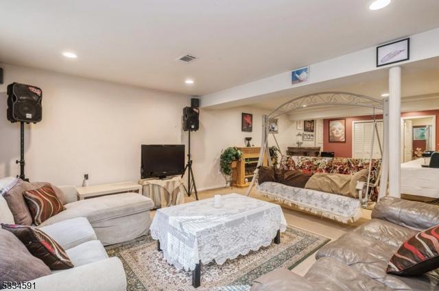 34 Berkshire Way, East Brunswick, NJ 08816 | MLS# 3942989 | 25 Photos ...