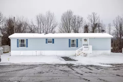 34 Zimmer Dr, Franklin, NJ 07416