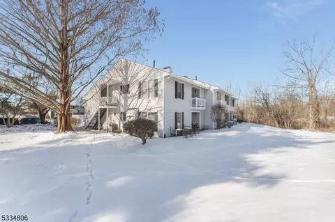 333 Phoebe Ct, Three Bridges, NJ 08887