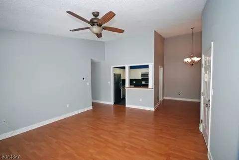 119 Crabapple Ln, Franklin Park, NJ 08823