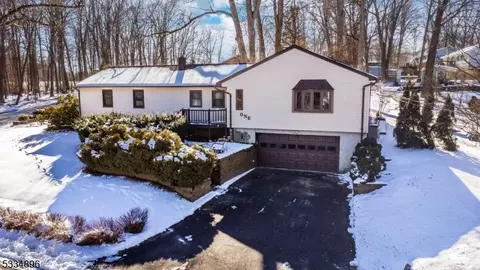 1 Hilary Ct, Vernon Twp, NJ 07460