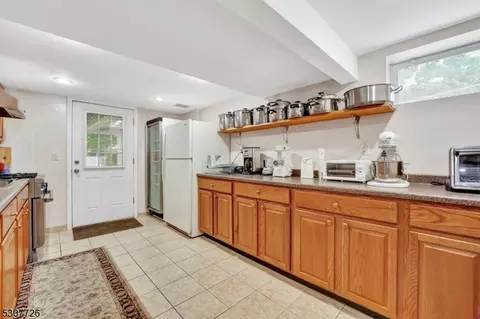 Kitchen - 375 Alps Rd, Wayne, NJ 07470 photo 2 of 3