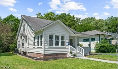 44 Washington Ave, Oxford, NJ 07863