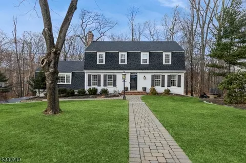 36 Rolling Hill Dr, Morristown, NJ 07960