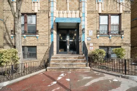 270 Harrison Ave #107, Jersey City, NJ 07304