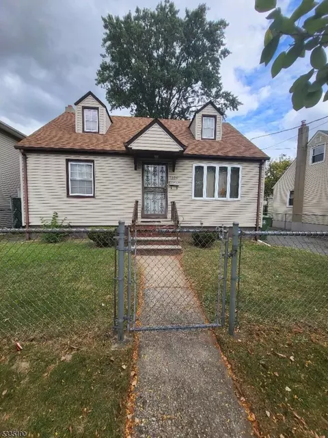 1306 Bower St, Linden, NJ 07036