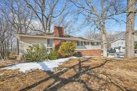 15 Michael Ct, Dover, NJ 07801 photo 2