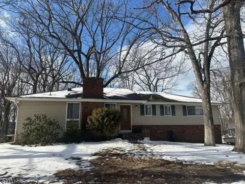 15 Michael Ct, Dover, NJ 07801