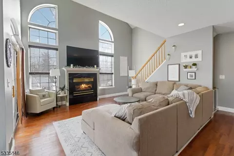 80 Hancock Dr, Morristown, NJ 07960