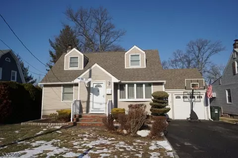 84 W Hill Rd, Woodbridge Twp, NJ 07067