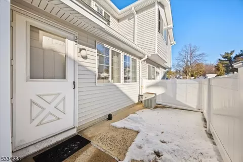 35 Hyde Ct, Bedminster, NJ 07921 photo 8