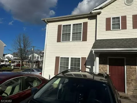 12 Henry St # B, Somerset, NJ 08873