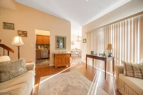 606 Spruce Hills Dr #606, Glen Gardner, NJ 08826