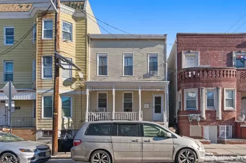 185 Parker St, Newark, NJ 07104