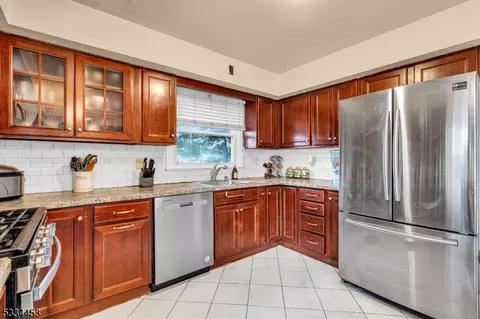 80 Palmer Dr, Wayne, NJ 07470 photo 6