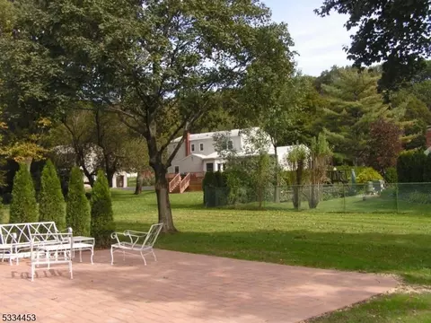80 Palmer Dr, Wayne, NJ 07470 photo 3