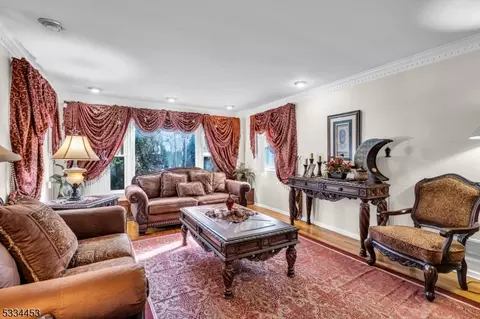 80 Palmer Dr, Wayne, NJ 07470 photo 5