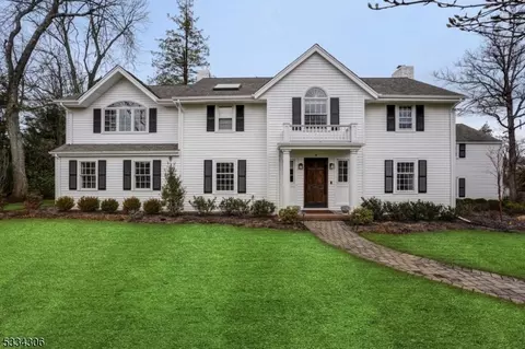9 E Beechcroft Rd, Millburn Twp, NJ 07078