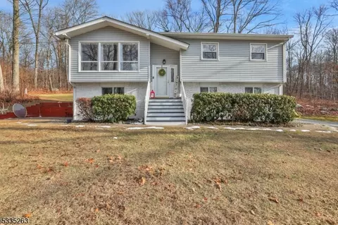 16 Alpine Rd, Hardyston, NJ 07460