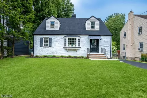 280 E 4th Ave, Roselle, NJ 07203