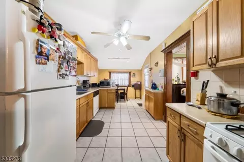 30 Jefferson Ave, Dunellen, NJ 08812 photo 4