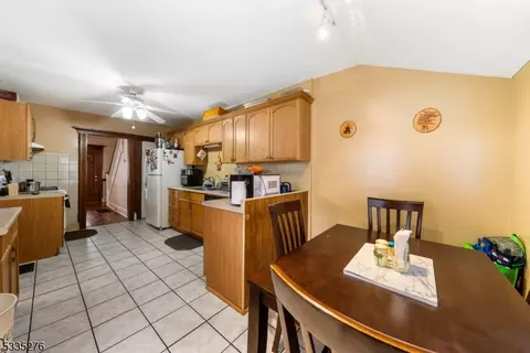 30 Jefferson Ave, Dunellen, NJ 08812 photo 3