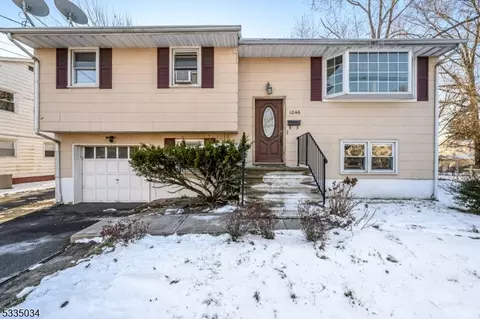 1046 S Washington Ave, Piscataway, NJ 08854