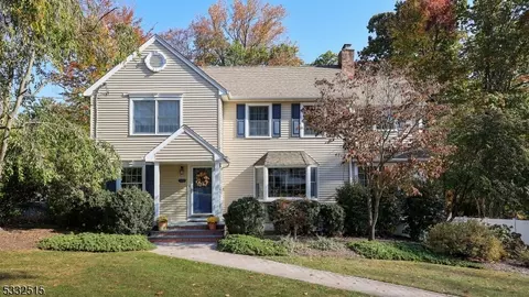 1049 Sunny Slope Dr, Mountainside, NJ 07092