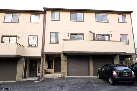 39 Chelsea Way, Bridgewater, NJ 08807