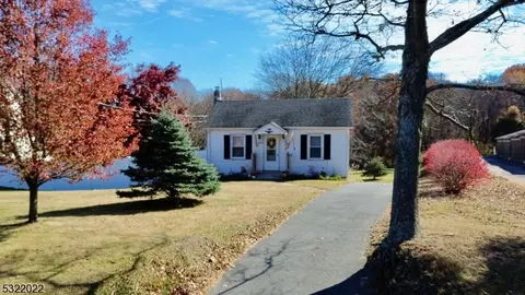 5520 Berkshire Valley Rd, Jefferson, NJ 07438
