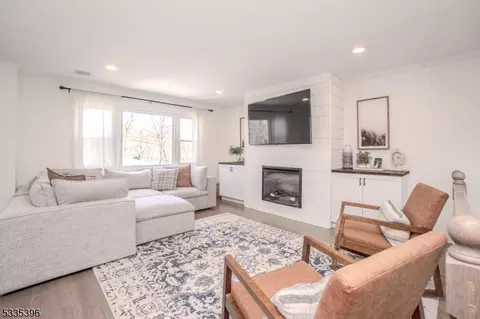 126 Flora Ave, Stanhope, NJ 07874