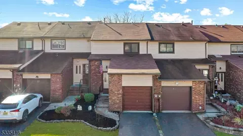 79 Chelsea Cir, Flemington, NJ 08822