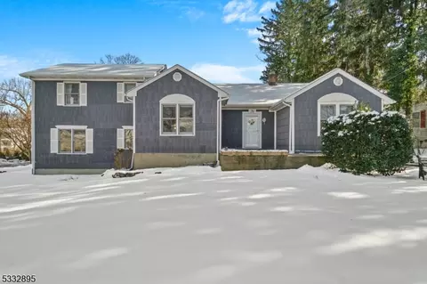 26 Woodside Ave, Midland Park, NJ 07432