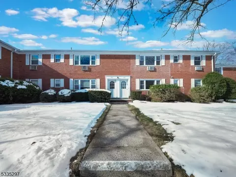 1167 B Valley Rd, Wayne, NJ 07470