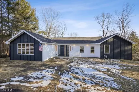 20 Binnacle Ave, West Milford, NJ 07480