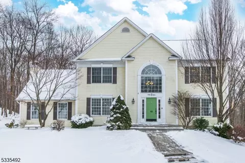 10 Mill Creek Rd, Sparta, NJ 07871