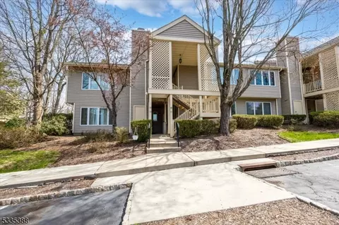 47 Augusta Dr, Annandale, NJ 08801