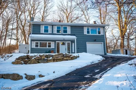 24 Glen Cove Rd, Byram Twp, NJ 07821