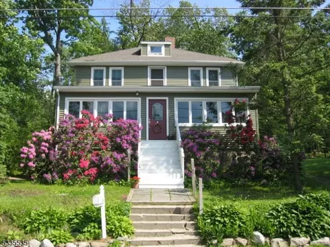 53 E Shore Culver Rd, Branchville, NJ 07826