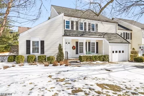 52 Pembroke Dr, Mendham, NJ 07945
