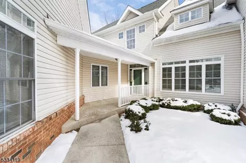 33 Loft Dr, Martinsville, NJ 08836