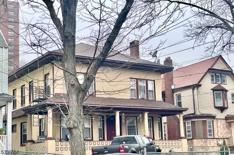 574 Summer Ave, Newark, NJ 07104