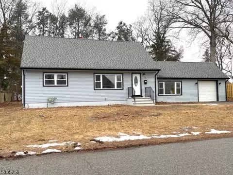 7 White Oak Ln, Wayne, NJ 07470