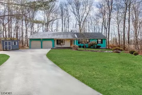 14 Hart Ln, East Amwell Twp, NJ 08551