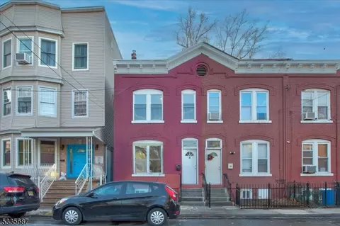 261 S 10th St, Newark, NJ 07103