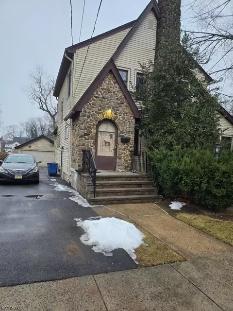 2228 Rhoda Pl, Scotch Plains, NJ 07076