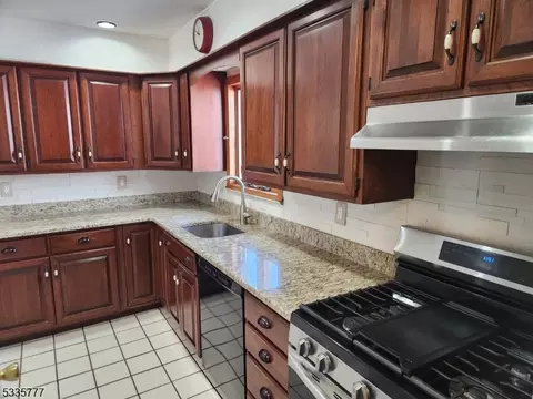 739 Boyd Rd, Paramus, NJ 07652 photo 7