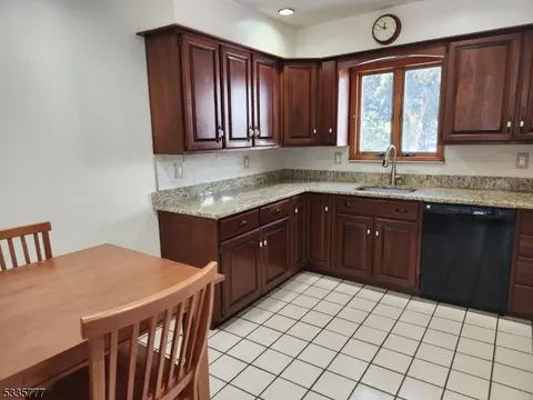 739 Boyd Rd, Paramus, NJ 07652 photo 6