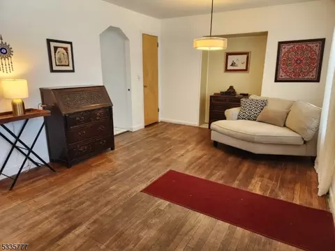 739 Boyd Rd, Paramus, NJ 07652 photo 4