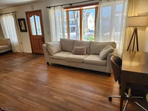 739 Boyd Rd, Paramus, NJ 07652 photo 2